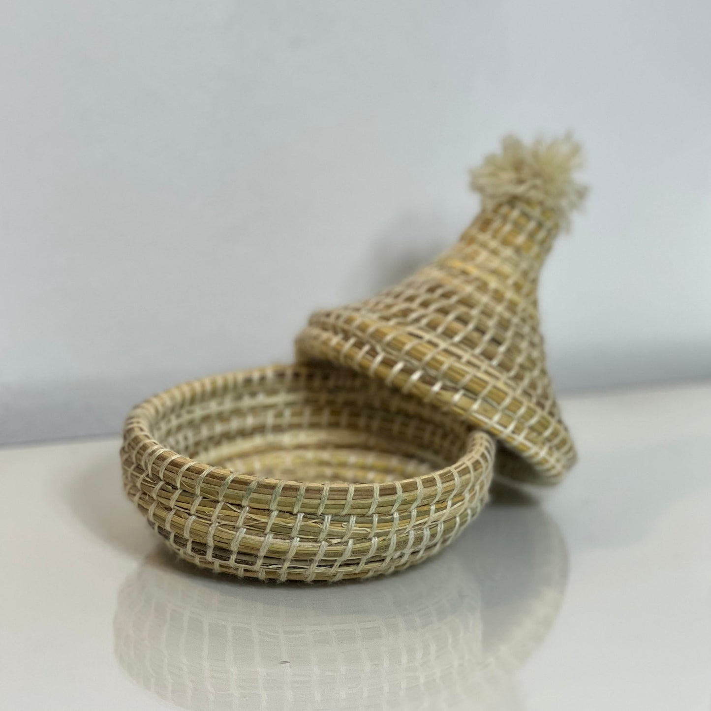 DECORATIVE STRAW TAJINE